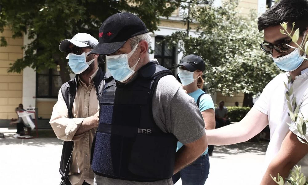 Ψευτογιατρός: Νέα ντοκουμέντα μετά από έρευνα στο σπίτι του